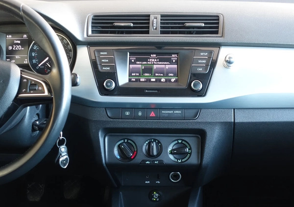 Skoda Fabia cena 32900 przebieg: 150000, rok produkcji 2018 z Goniądz małe 326